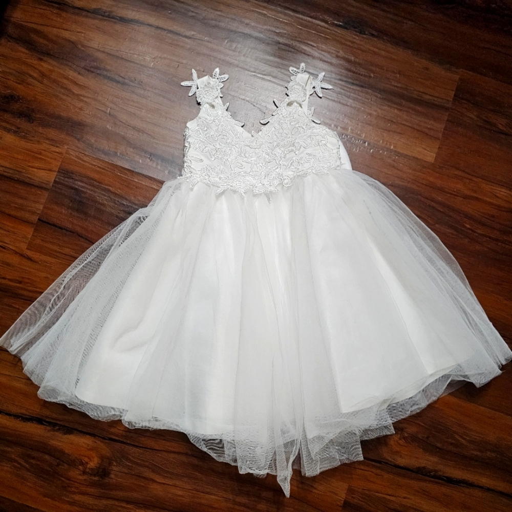 MIAMA Flower Girl Dress. Beaitiful! Size 3. EXCELLENT CONDITION!